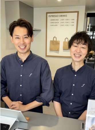 右▶️宮尾店長・左▶️春名チーフ 右▶️宮尾店長・左▶️春名チーフ