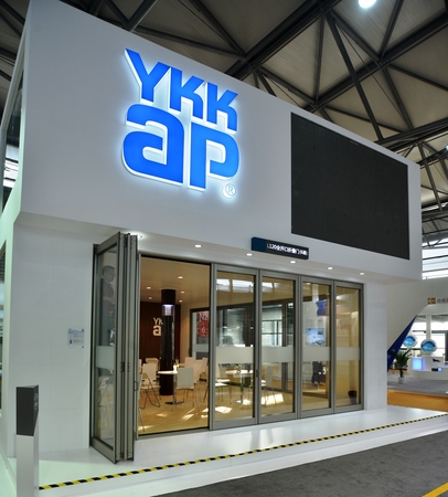 「中国国際　窓・カーテンウォール博覧会」YKK AP展示ブース