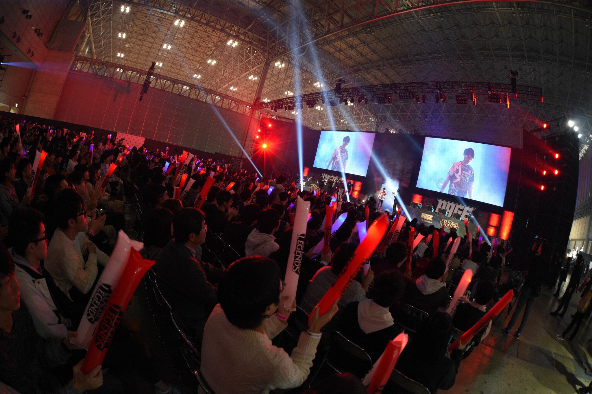大会レポート 国内最大級のeスポーツイベント Rage 10回目となるrage 18 Winter開催 シャープ ピザーラが協賛に 特別ゲストにlol世界選手2名を招待し 有料エリアも大盛況 株式会社cyberzのプレスリリース