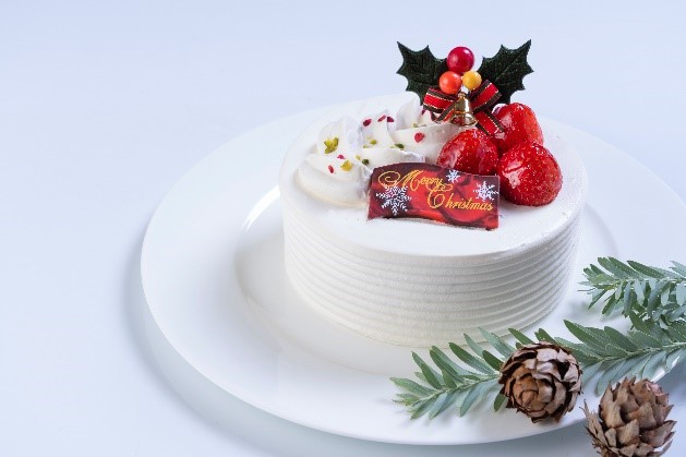 長年愛され続けている人気のクリスマスケーキ。  苺をたっぷりの生クリームで包み込み、優しい味に仕上げました。