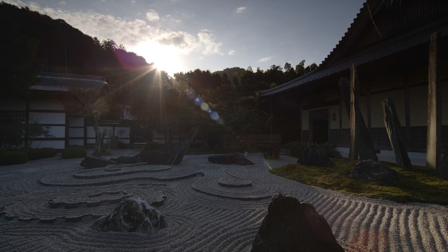 枯山水の夜明け