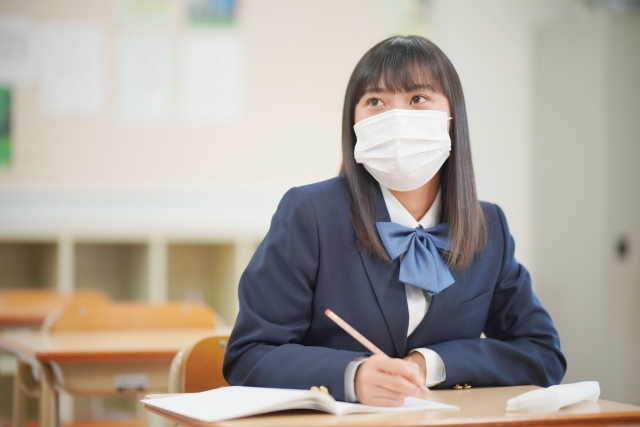 未来の社会を生き抜くために必要な力を真剣に学びます（写真はイメージ）