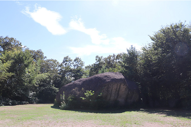 出雲のエアーズロック？鬼腰掛岩