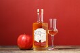 フレンチオーク樽で3年熟成したアップルブランデー「Apple Brandy 蘭 -Araragi-」の抽選販売を開始