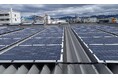 広島初!深川医療器がペラペラ太陽光を採用 海沿いの課題を解決し、年間3.15トンのCO₂削減へ