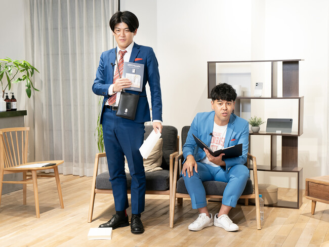 ナガモッティギフトボックスを紹介する土佐兄弟の有輝さん(左)と卓也(右)さん。 ナガモッティギフトボックスを紹介する土佐兄弟の有輝さん(左)と卓也(右)さん。