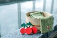 家具の老舗がつくる、お風呂に浮かべるさくらんぼ!? 悠湯の郷ゆさ、天童木工特製「檜さくらんぼ」で初夏の癒し体験を提供