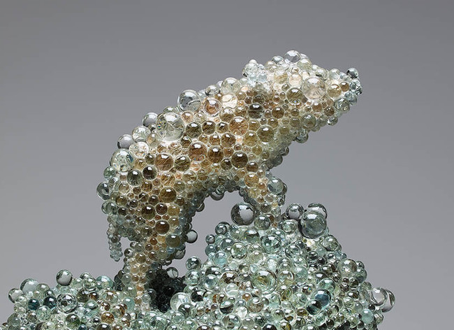 Kohei Nawa (1975)　【Pixcell – Wild Boar #4, 2007】 Mixed media sculpture 36 x 36 x 37 cm　土台の台座：46 x 46 cm 