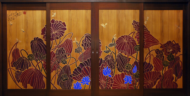 木村英輝　樹木希林邸「Lotus Revives」2005年、板戸にアクリル絵具