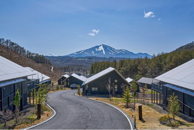 春の浅間山