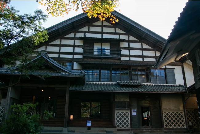 松本市四賀地区の「本陣」と呼ばれた屋敷が宿泊施設に。国登録有形文化財「Satoyama Villa 本陣」