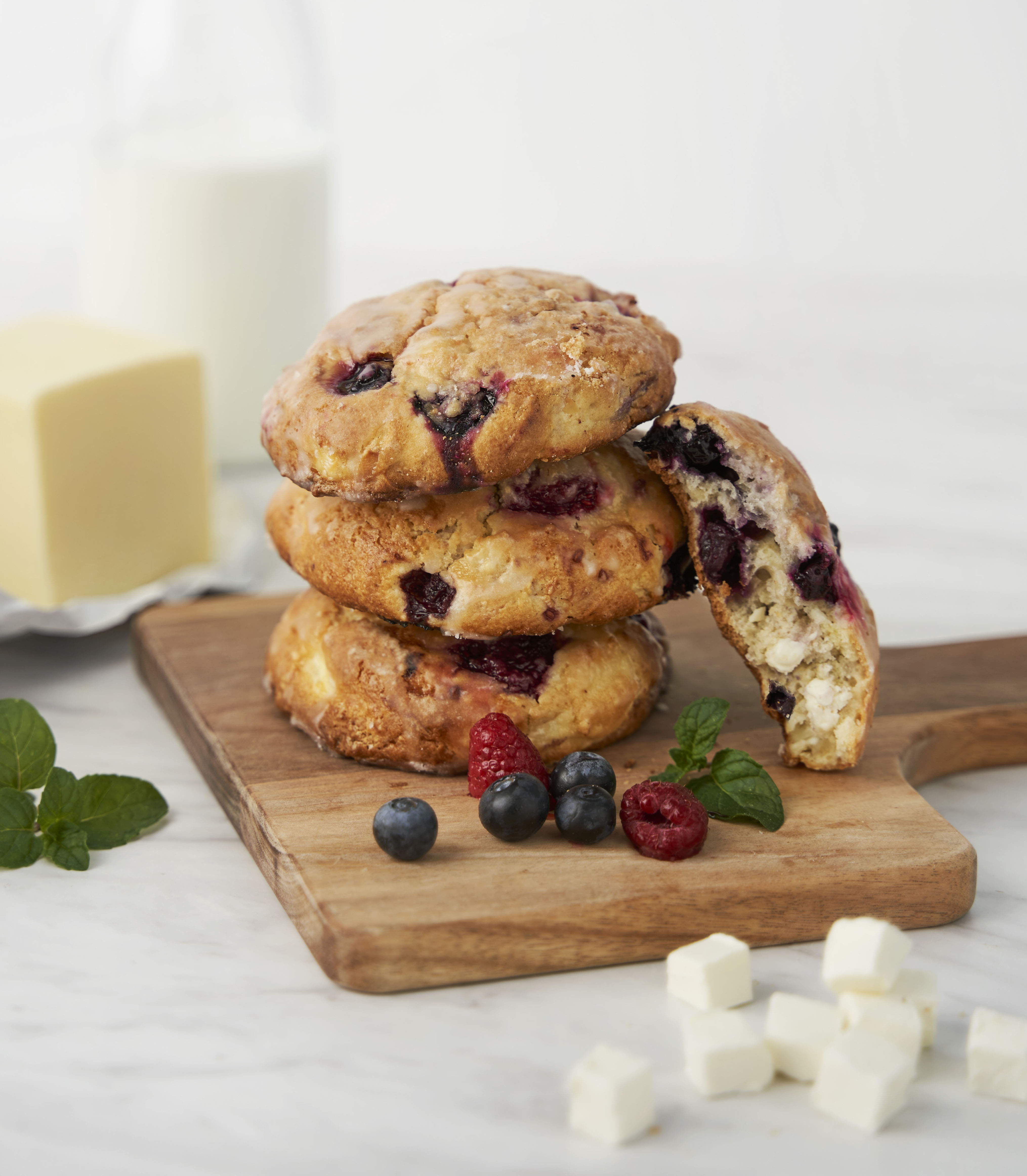 北海道初登場 新感覚 クリームチーズがゴロゴロ入った ハワイアンスコーン を11月16日 水 11月21日 月 まで丸井今井札幌本店 スコーンパーティー With Tea にて販売 株式会社キャセリンハウスのプレスリリース