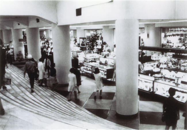 高島屋大阪難波新館改増築（1950年）、高島屋史料館提供