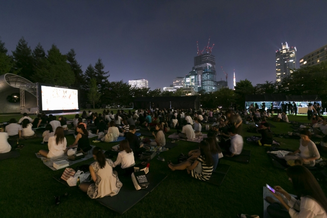 MOЁT GARDEN CINEMA