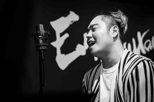 デビュー周年を迎えた天道清貴が自身初のクリスマスソングを配信リリース 三代目j Soul Brothers From Exile Tribe 玉置浩二等を手がけるクリエイターたちが総力を結集 株式会社オフィスエンカレッジのプレスリリース