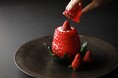 【アマン京都】アートのような飴細工の器 8重層パフェ「苺 Art of Strawberry」