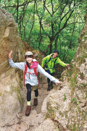特集「山登りのプロに聞いた！絶景ハイキング」では初心者でも安心のハイキングコースを紹介！