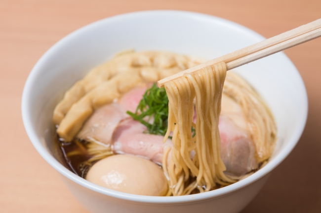 「特製 醤油らぁ麺」（らぁ麺 はやし田 横浜店）