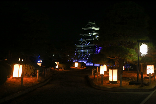行灯照明と松本城