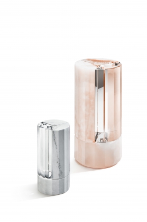 アルド・バッカーによる“Crystal Vase” 　右、日本展開なし。左、77,500円（税抜）