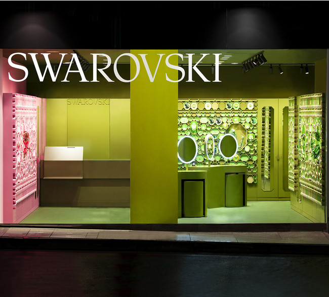 スワロフスキー新宿が新コンセプトでリニューアルオープン