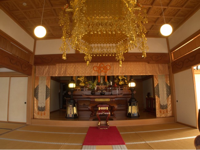 廣済寺の本堂内観