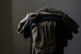 「良い顔」をした生地。製品染めでさらに魅力を惹き出した服。