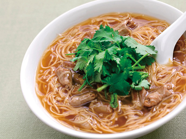 麺線[ミンシェン]（細い麺をスープで煮込んだもの）