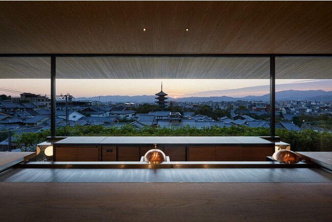 八坂の塔をはじめとする京都市街の絶景を望む「八坂」 八坂の塔をはじめとする京都市街の絶景を望む「八坂」