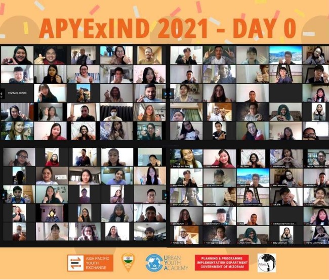 APYE Indiaの参加者と講師陣