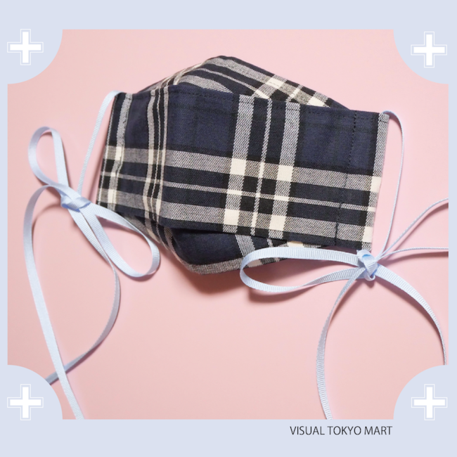 シックなカラーで、どんなお洋服にも合わせやすい一品。