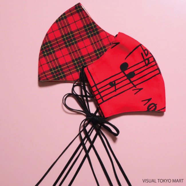 片側にチェック、片側に音符と、お洒落な１枚。