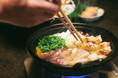 湯気が立ちのぼる熱々の鍋、阿蘇で育った郷土の食材をこの土地で味わう”黒川温泉 宿の自慢鍋” 美食の旅