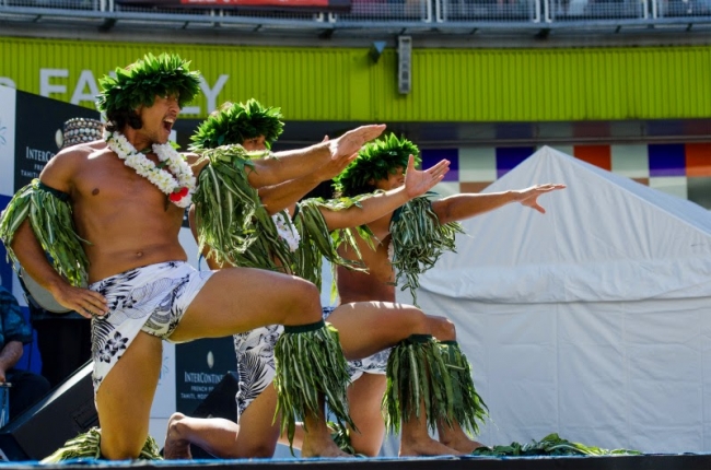 「TAHITI ORA」タヒチ最大の祭典“HEIVA I TAHITI 2014”で総合優勝したプロタヒチアンダンスグループ