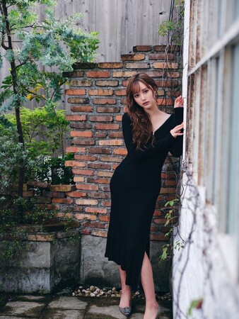 Sleeveless Knit Dress - Black