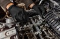ハードな現場を制す耐久性!高いグリップを発揮するニトリルゴム製使いきり手袋「メカニクスギア」新発売
