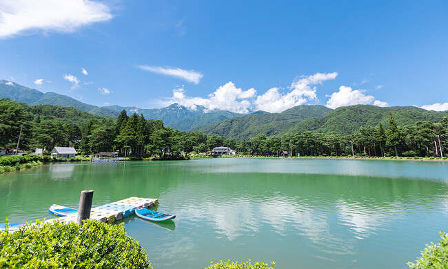 中央アルプスと南アルプスに囲まれた自然豊かな地