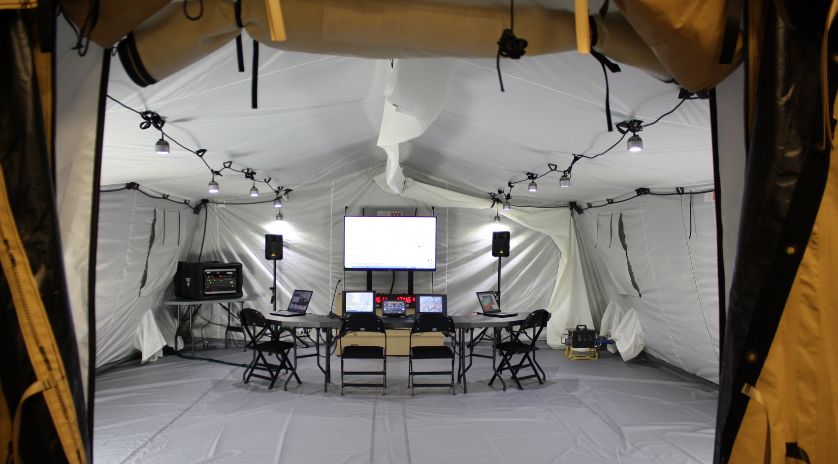 軍事照明市場ーアプリケーション別（地上、船舶、空中）、技術別（LED、および非LED）、ソリューション別（ハードウェア、ソフトウェア、および