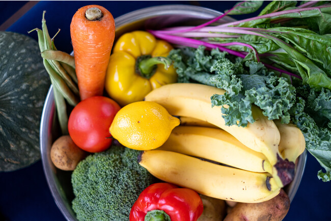 季節の有機野菜や果物を使用
