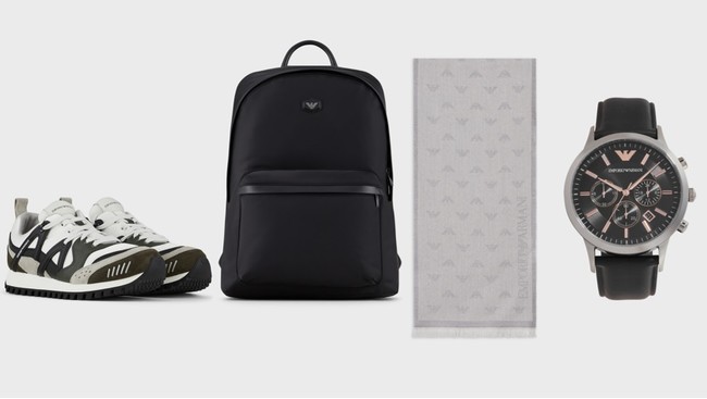 左からsneaker 37,400円 backpack 41,800円43x31x16cm stole 23.100円 belt 10,010円watch 44,000円 左からsneaker 37,400円 backpack 41,800円43x31x16cm stole 23.100円 belt 10,010円watch 44,000円