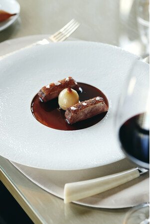 鴨 黒ガーリックソース