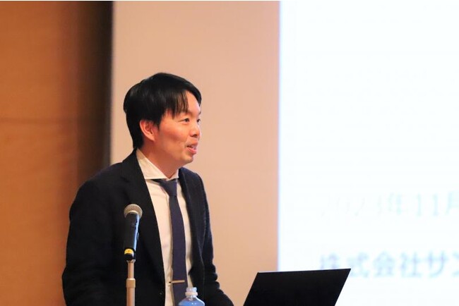 講演する藤川社長 講演する藤川社長