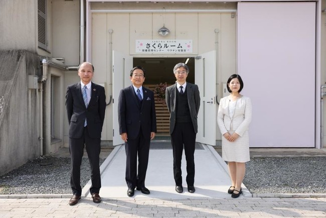 関係者の集合写真(※撮影時のみマスクを外しました) 関係者の集合写真(※撮影時のみマスクを外しました)