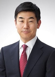 事業責任者の豊岡伸一医学部長 事業責任者の豊岡伸一医学部長