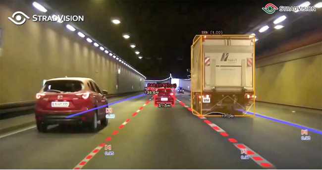 SVNetによる自動車専用道路での物体・車線認知