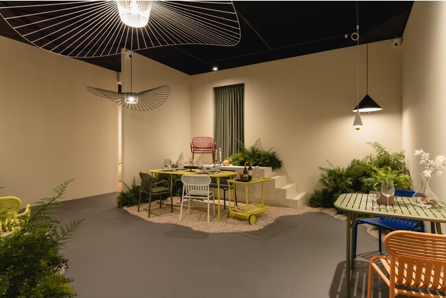 施設内にはコンセプトや家具メーカーに合わせた多彩な演出空間に家具製品が配置されている