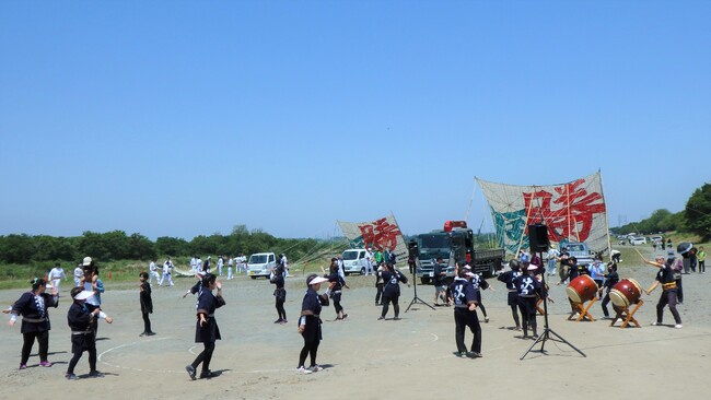 入選「踊りと凧」（平沢哲周）