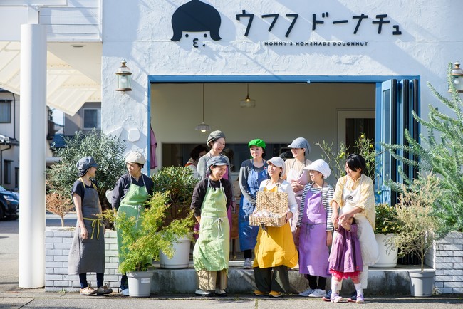 ウフフドーナチュ金沢本店のスタッフたち