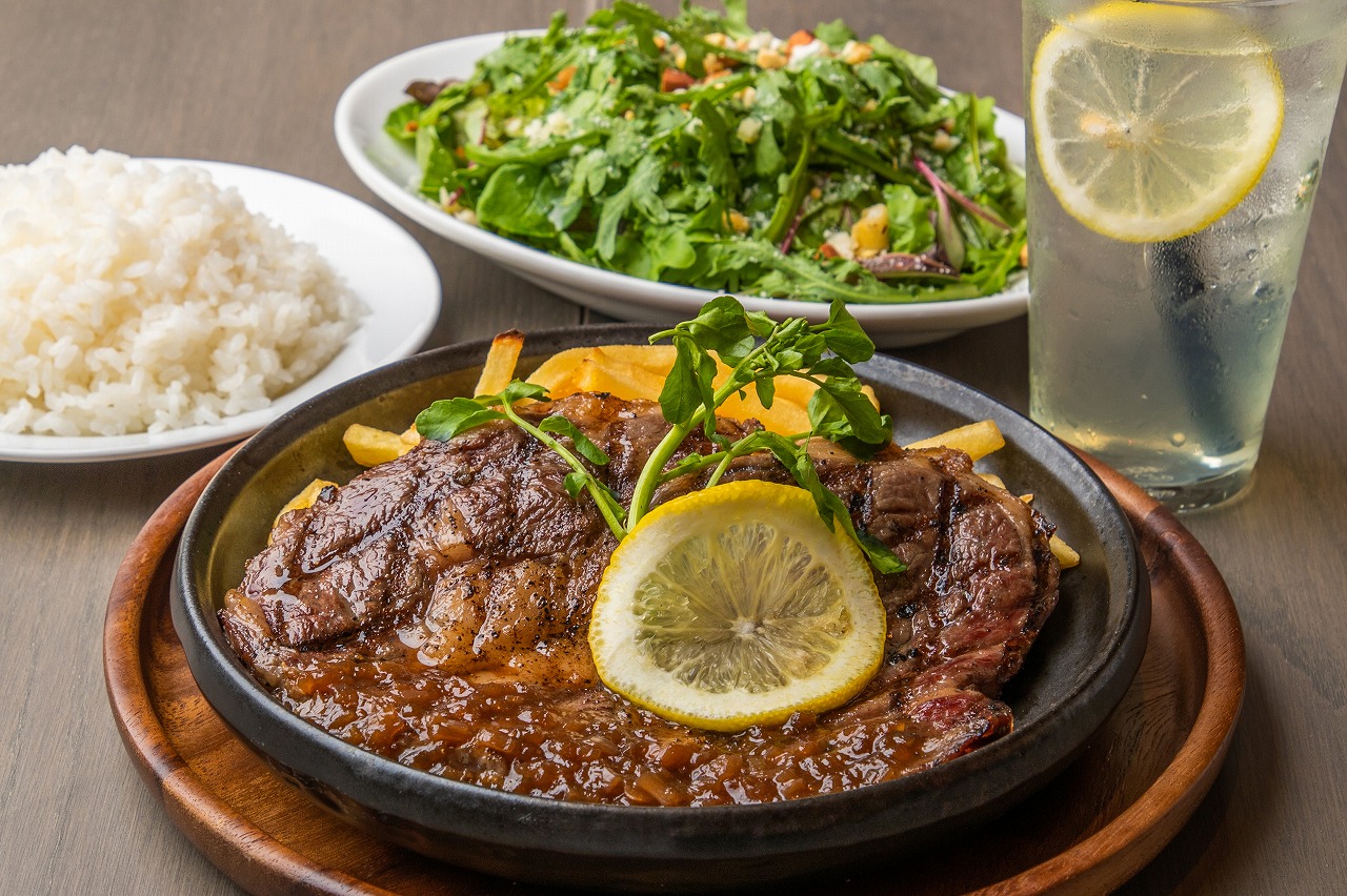 ソロランチ にもお勧め 六本木 The Public Six でランチ がスタート 極上リブアイロールステーキセットを1 500円で販売 Ddホールディングスのプレスリリース