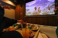8HOTEL SHONAN FUJISAWAでイマーシブ シネマ体験！ 85インチの大画面・4台のスピーカーが生み出す臨場感。最大11時間滞在可能なシアタールームデイユースプラン 販売スタート
